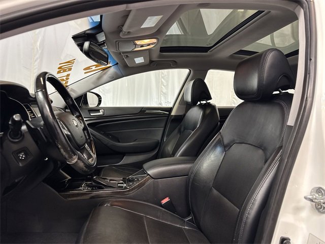 2015 KIA CADENZA - Image 11