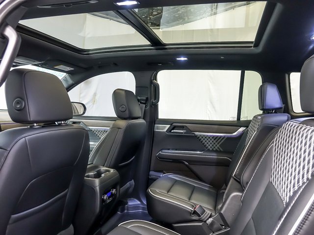 2024 GMC ACADIA - Image 16