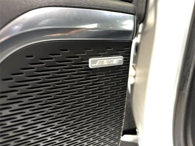 2025 GMC ACADIA - Image 24