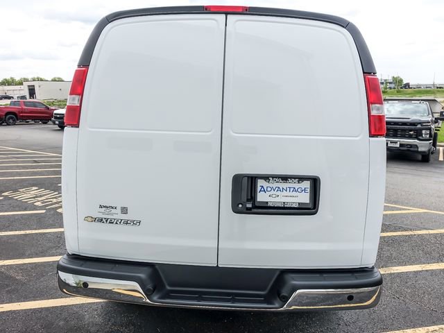 2026 Chevrolet Express Cargo Work Van - Photo 7
