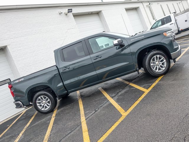 2026 Chevrolet Silverado 1500 LT photo 4