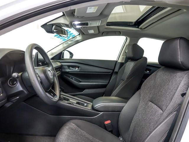 2025 Honda Accord SE - Photo 13