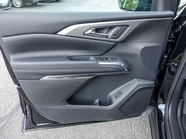 2027 Chevrolet Traverse LT - Photo 13