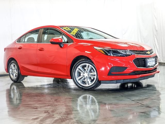 Used 2017 Chevrolet Cruze LT with VIN 1G1BE5SM2H7122877 for sale in Bolingbrook, IL