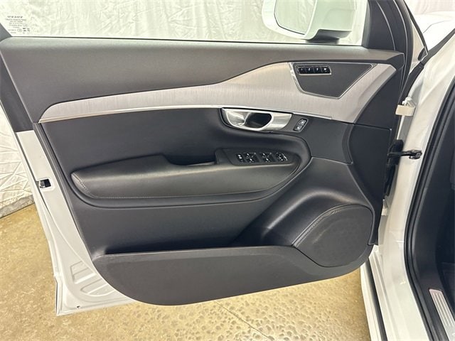 2023 VOLVO XC90 - Image 23