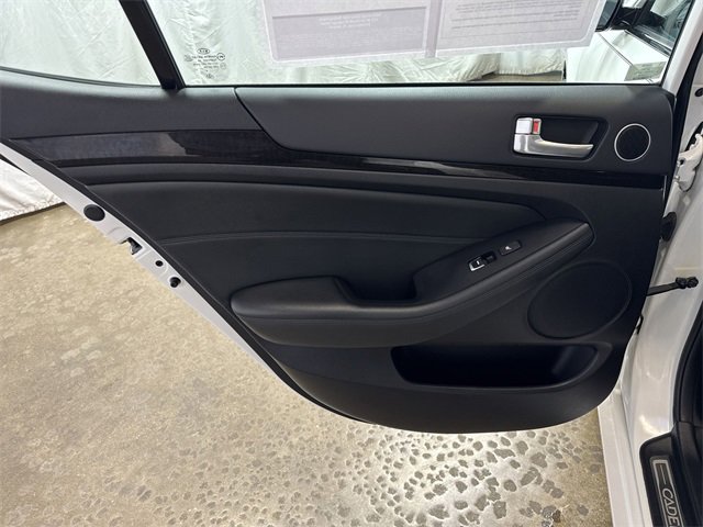 2015 KIA CADENZA - Image 24