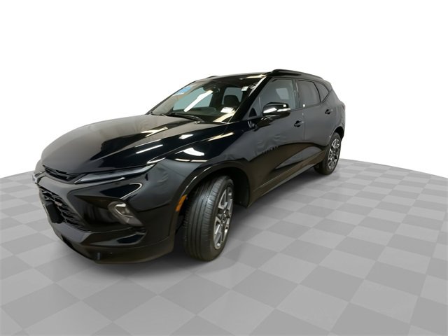 2025 Chevrolet Blazer RS photo 3