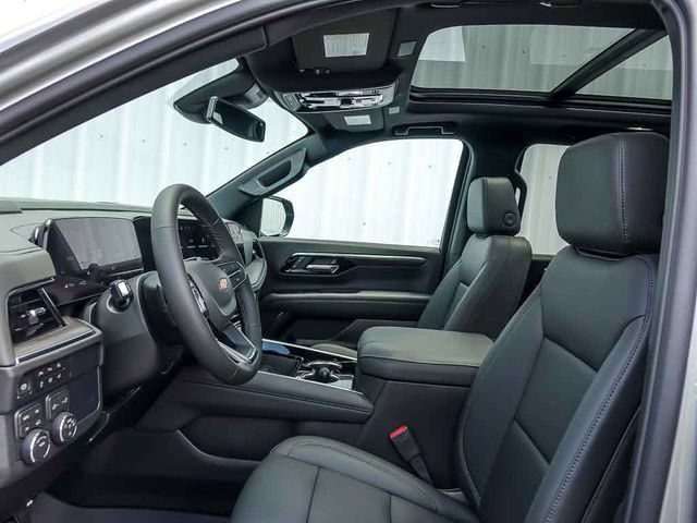 2026 Chevrolet Suburban LT - Photo 17
