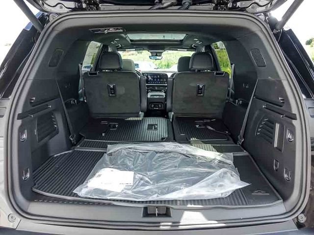 2027 Chevrolet Traverse LT - Photo 9