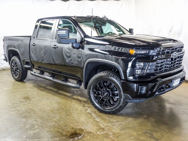 2026 Chevrolet Silverado 2500HD Custom photo 2