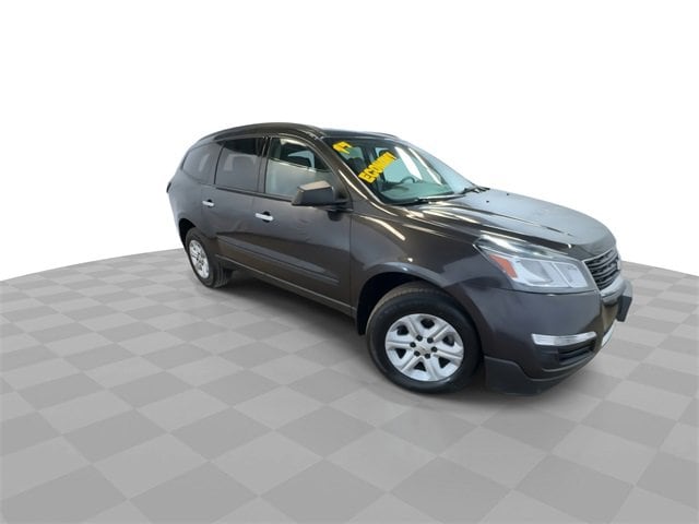 Used 2017 Chevrolet Traverse LS with VIN 1GNKRFED4HJ330508 for sale in Bolingbrook, IL