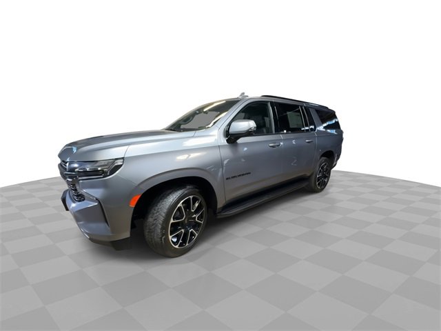2022 Chevrolet Suburban RST photo 3