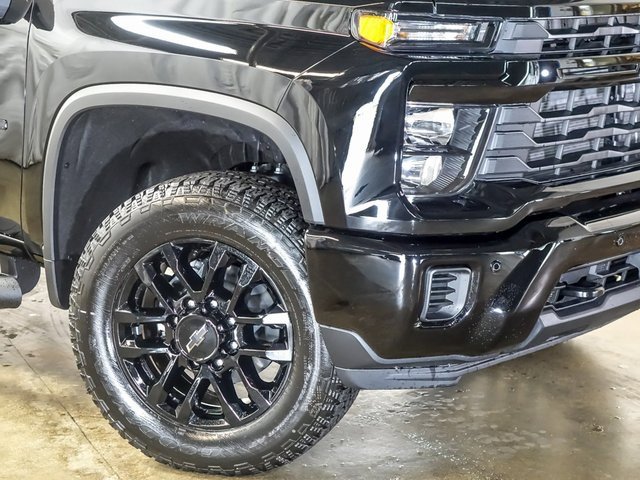 2026 Chevrolet Silverado 2500HD Custom photo 4