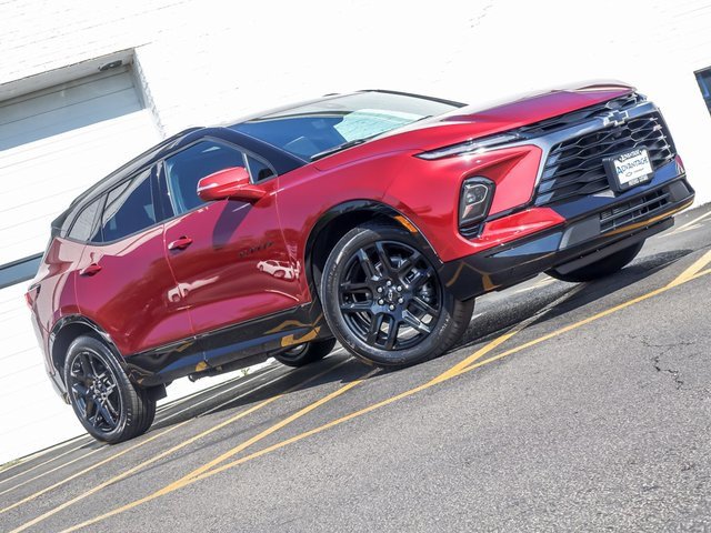 2025 Chevrolet Blazer RS photo 3