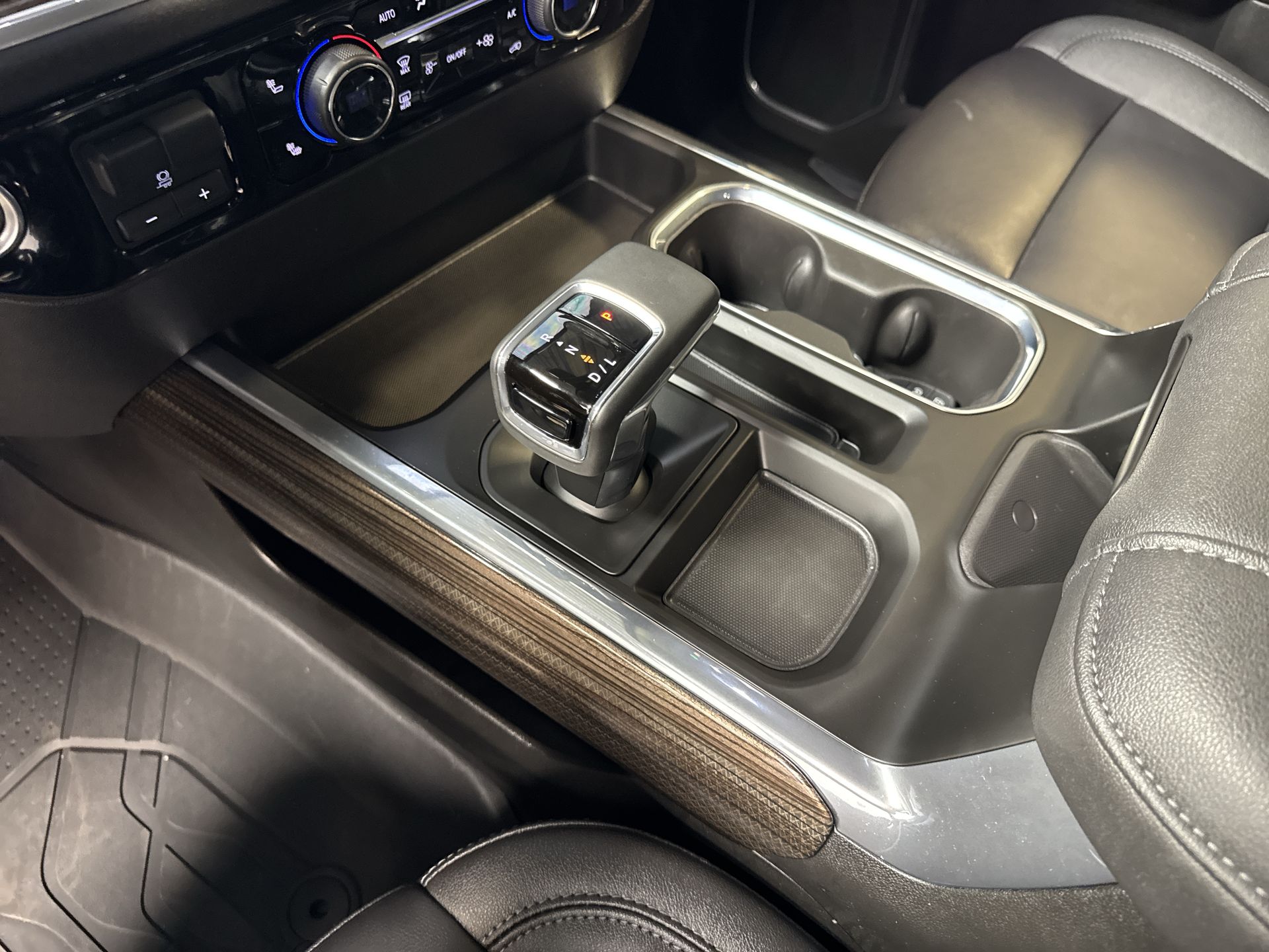 2026 CHEVROLET SILVERADO - Image 21