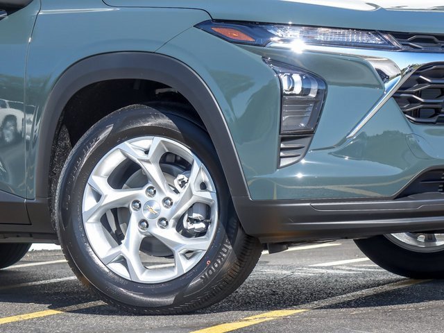 2026 Chevrolet Trax LS photo 4