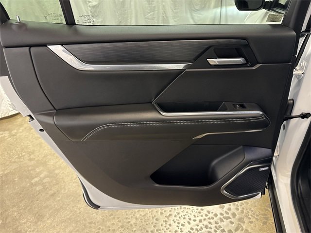 2025 GMC ACADIA - Image 25