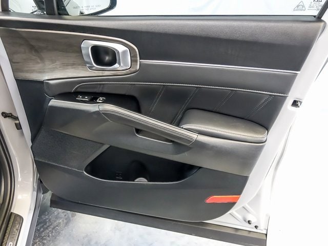 2024 KIA SORENTO - Image 35