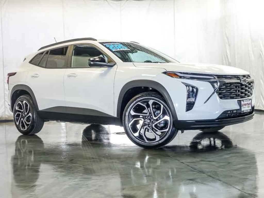 Used 2025 Chevrolet Trax 2RS SUV