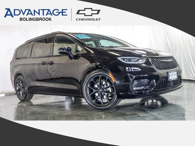 2025 Chrysler Pacifica Limited's photo