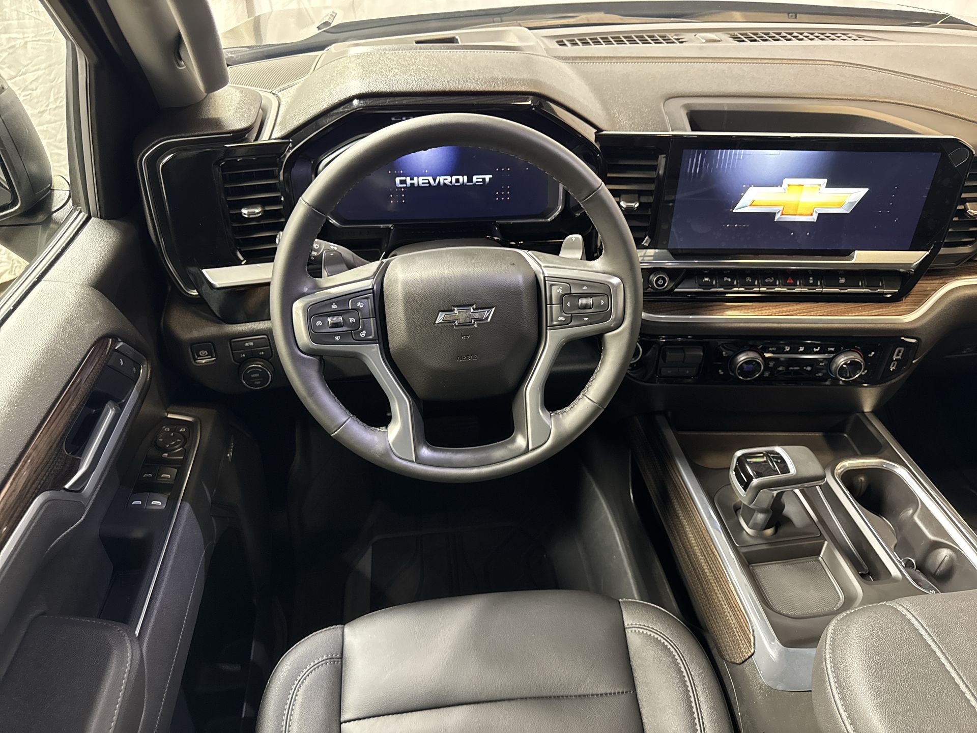 2026 CHEVROLET SILVERADO - Image 14