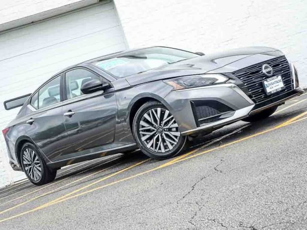 Used 2024 Nissan Altima 2.5 SV