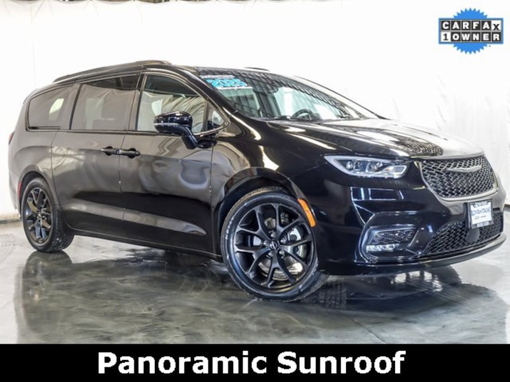 Used 2025 Chrysler Pacifica Limited