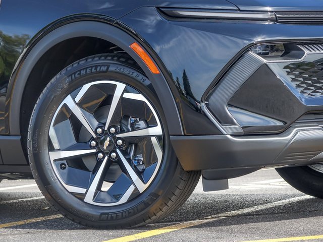 2026 Chevrolet Equinox EV 1LT photo 4