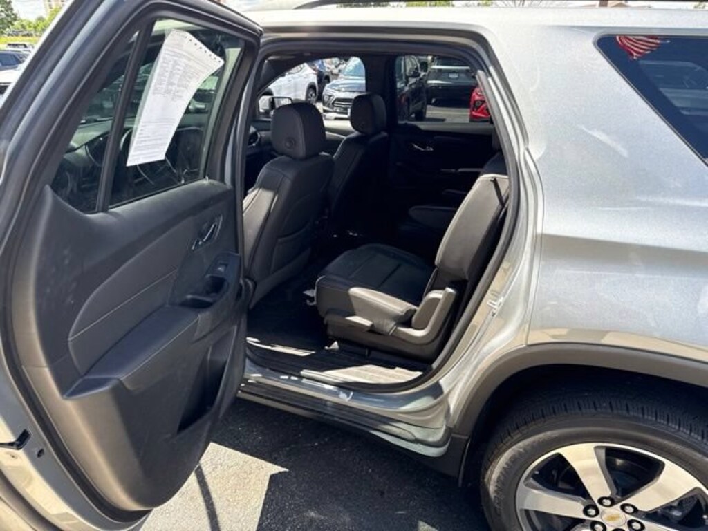 Used 2023 Chevrolet Traverse LT Leather SUV