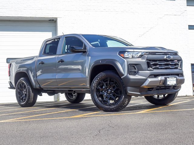 2026 Chevrolet Colorado Trail Boss photo 2