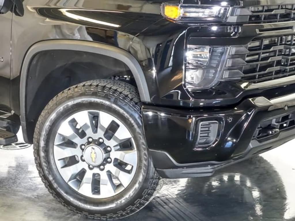 Used 2025 Chevrolet Silverado 2500 HD Custom Truck