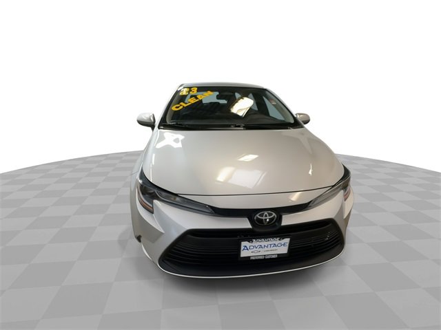 2023 Toyota Corolla LE photo 2