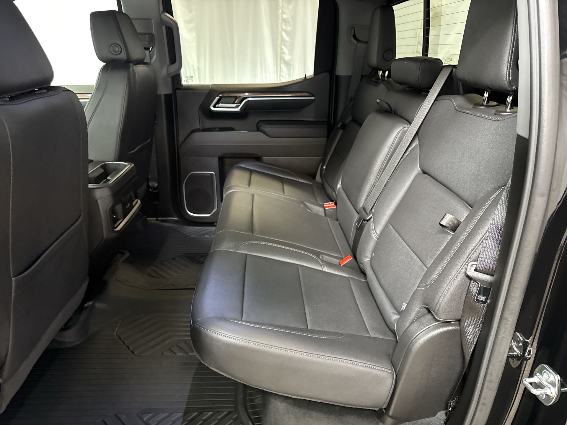 2026 CHEVROLET SILVERADO - Image 12