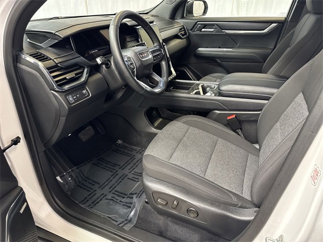 2025 GMC ACADIA - Image 11