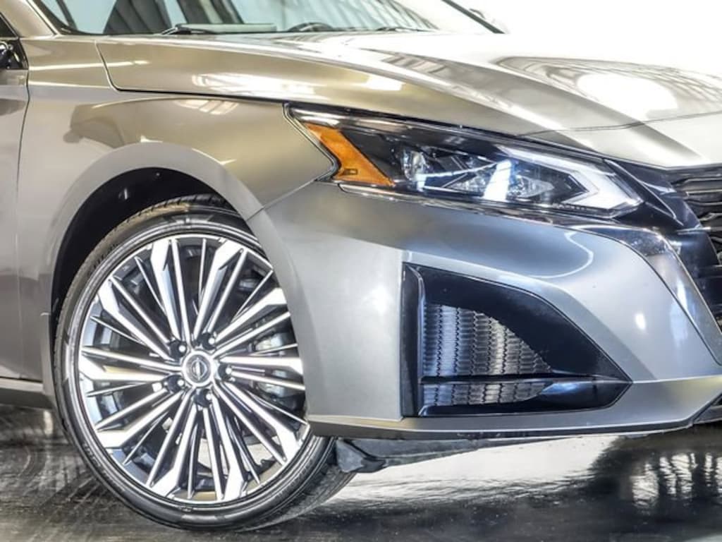 Used 2024 Nissan Altima SL Intelligent AWD Sedan