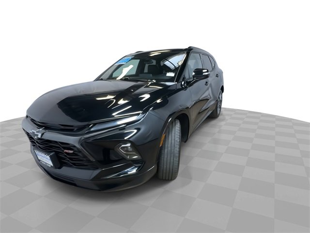 2025 Chevrolet Blazer RS photo 3