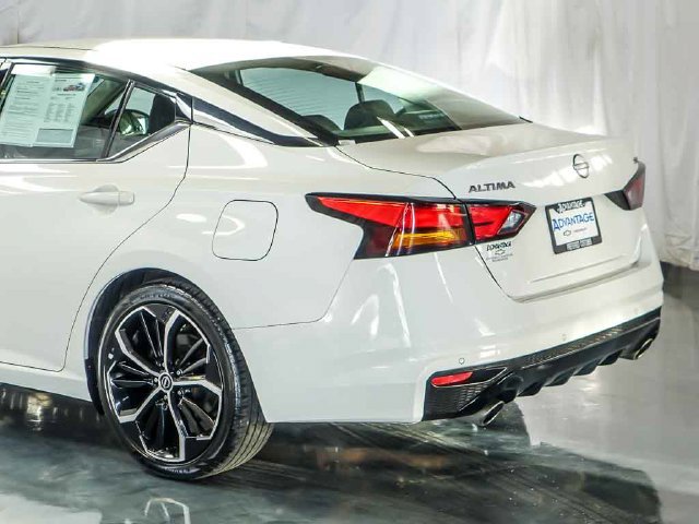 2024 Nissan Altima SR - Photo 10