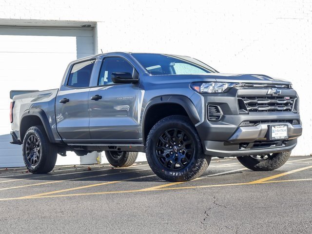 2026 Chevrolet Colorado Trail Boss photo 2