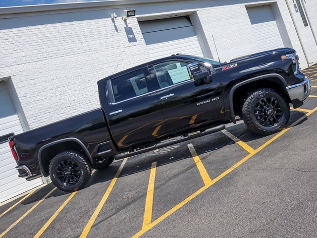 2025 Chevrolet Silverado 2500HD LTZ photo 2