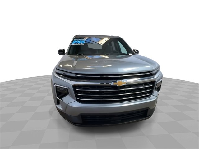 2025 Chevrolet Traverse photo 3