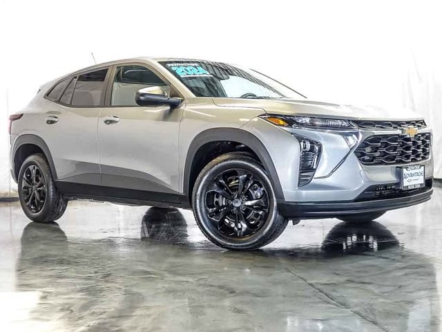 Used 2024 Chevrolet Trax LS with VIN KL77LFE27RC025599 for sale in Bolingbrook, IL