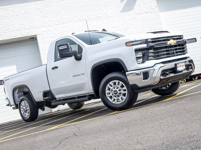 2025 Chevrolet Silverado 2500HD photo 2