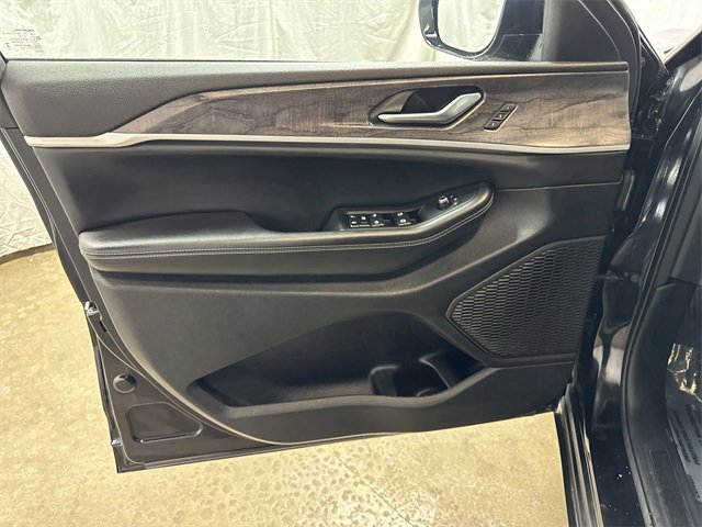 2023 JEEP GRAND CHEROKEE - Image 23