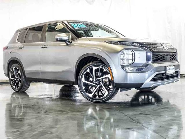 2024 Mitsubishi Outlander SE - Photo 2