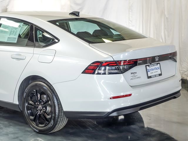 2025 Honda Accord SE - Photo 10