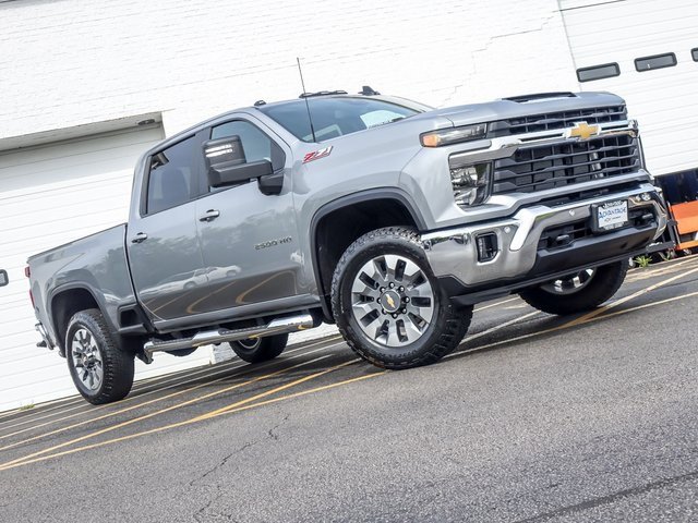 2026 Chevrolet Silverado 2500HD LT photo 2