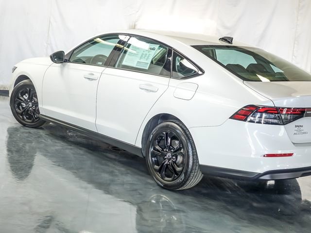 2025 Honda Accord SE - Photo 11