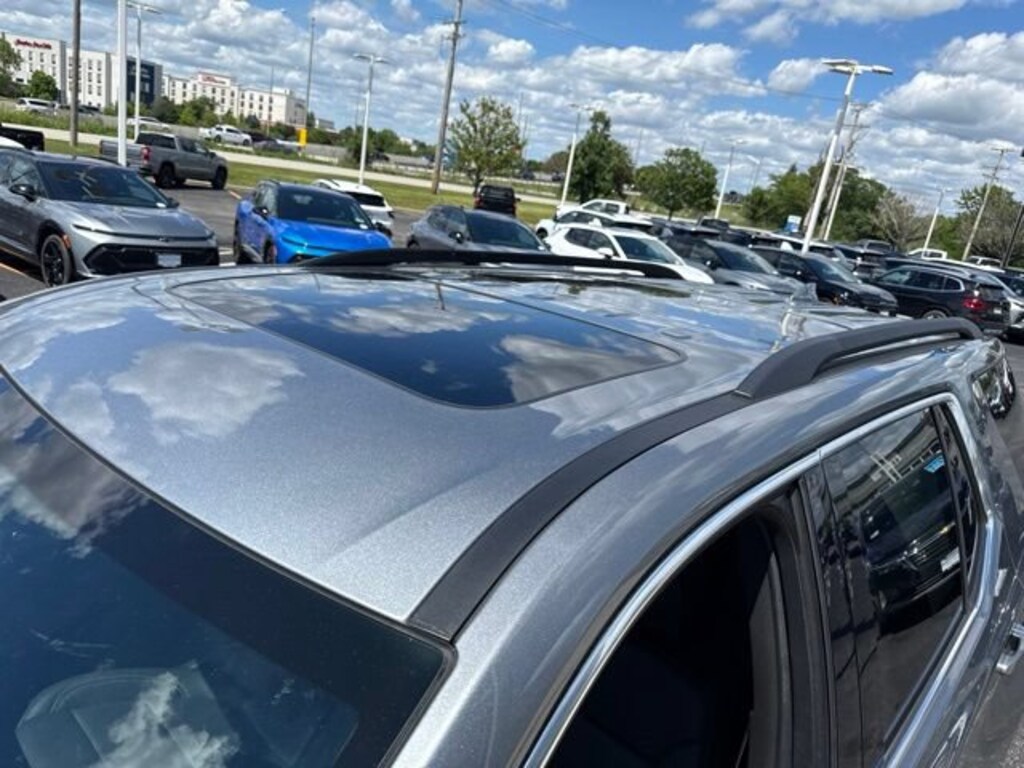 Used 2023 Chevrolet Traverse LT Leather SUV