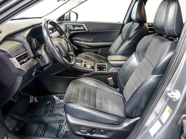 2024 Mitsubishi Outlander SE - Photo 12