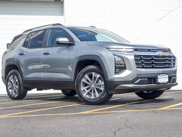 2026 Chevrolet Equinox LT photo 2